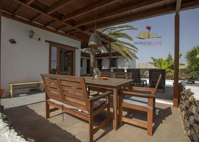 Luz Villa *