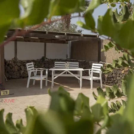 Luz Villa Lajares