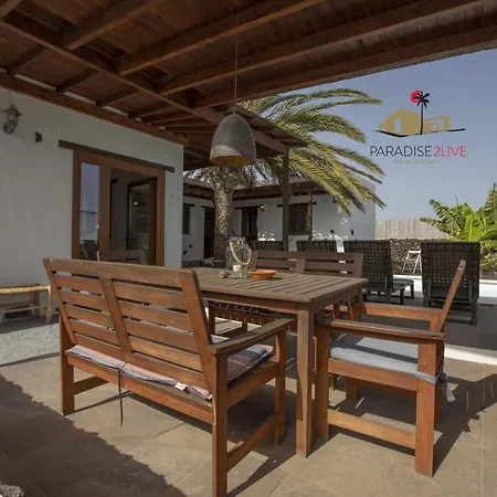 Luz Villa *