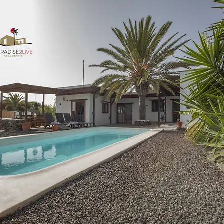 Luz Villa *