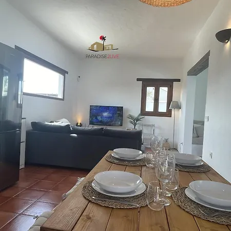 Luz Villa Lajares