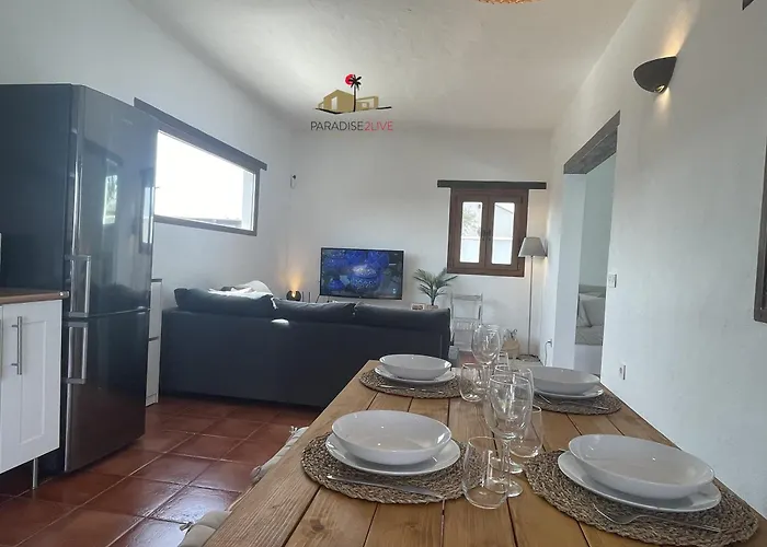 Luz Villa Lajares