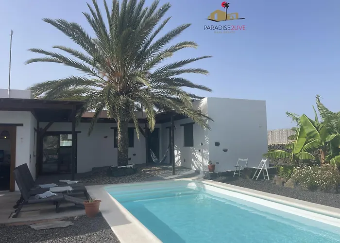 Luz Villa *