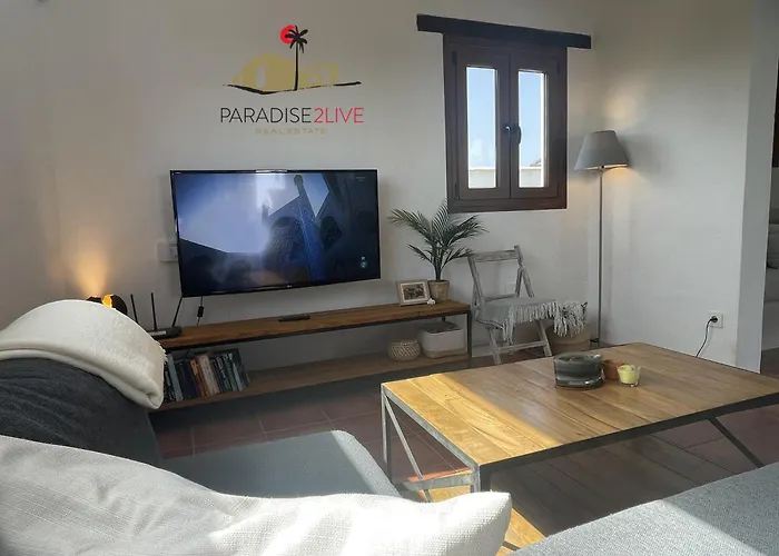 Luz Villa Lajares